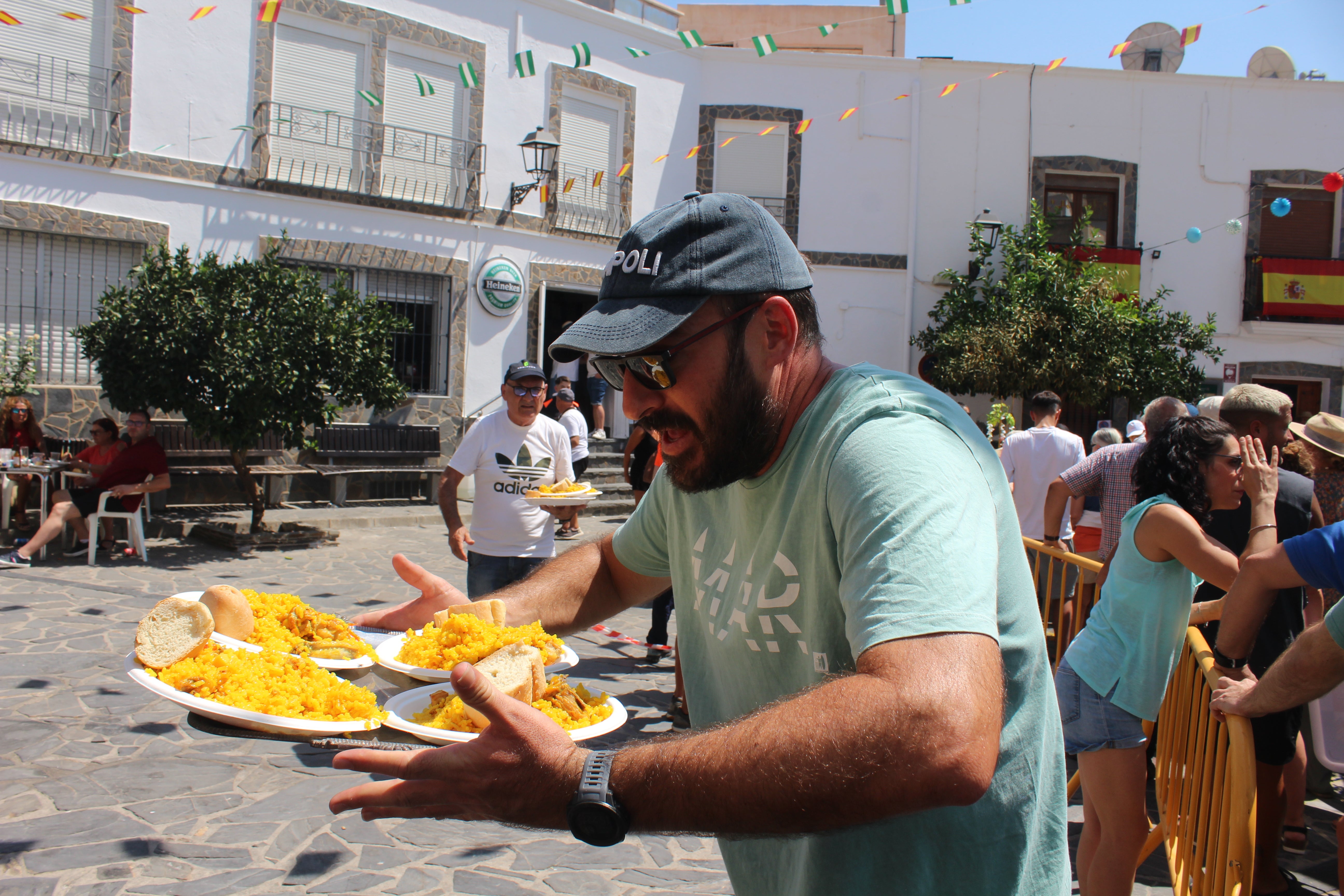 Velefique se da un festín de paella por sus Fiestas Patronales, en imágenes