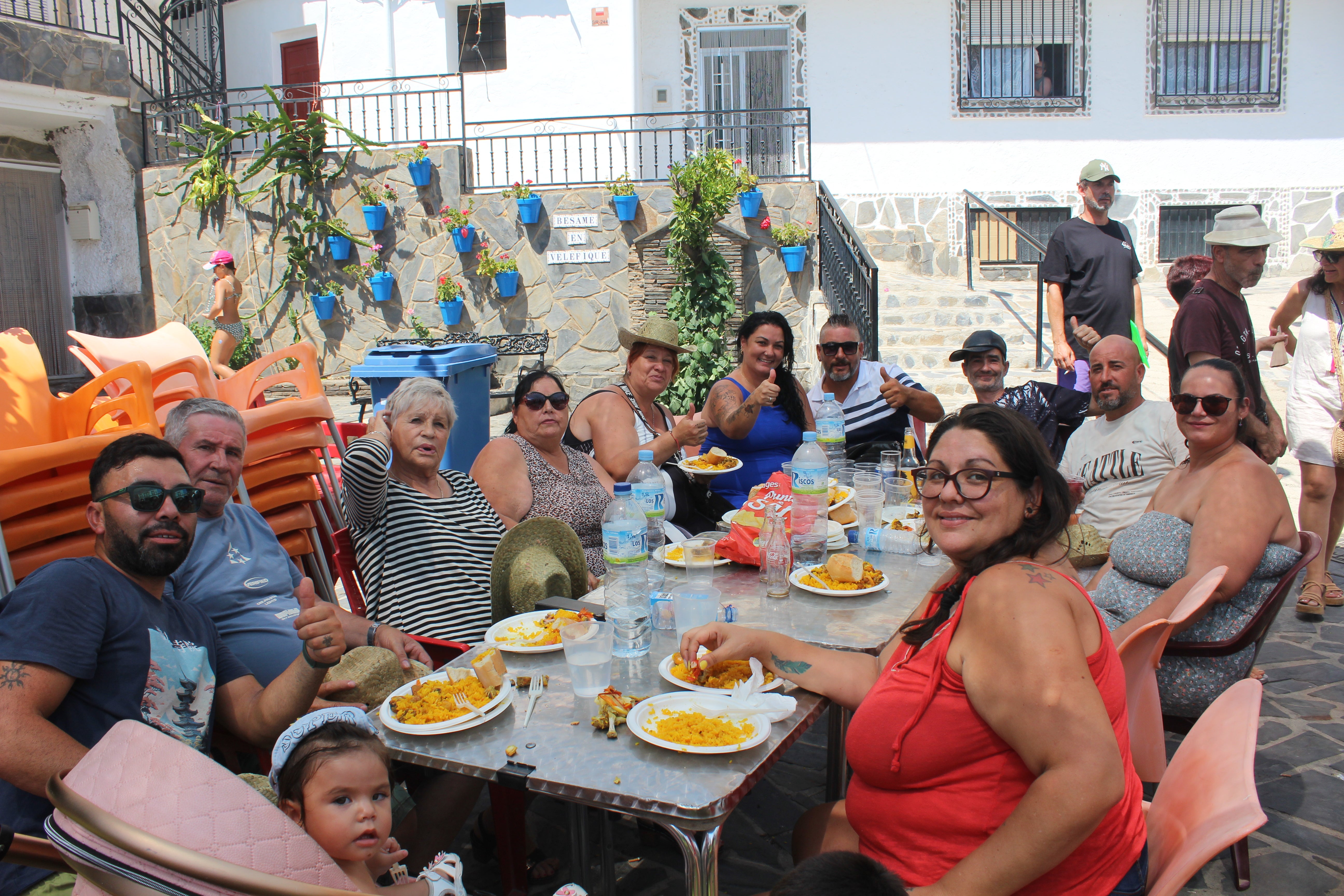 Velefique se da un festín de paella por sus Fiestas Patronales, en imágenes