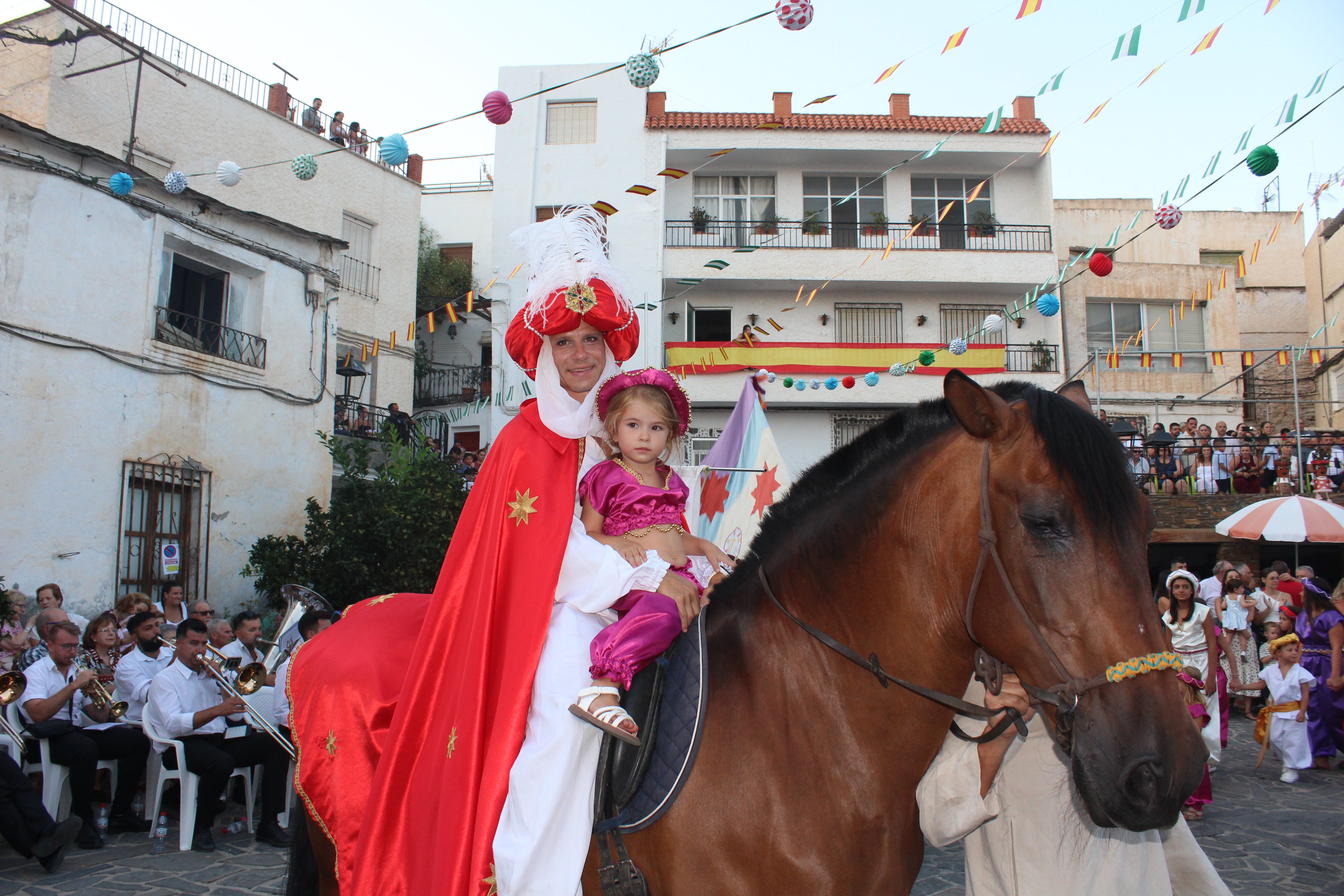 Velefique revive su pasión con los Moros y Cristianos, en imágenes