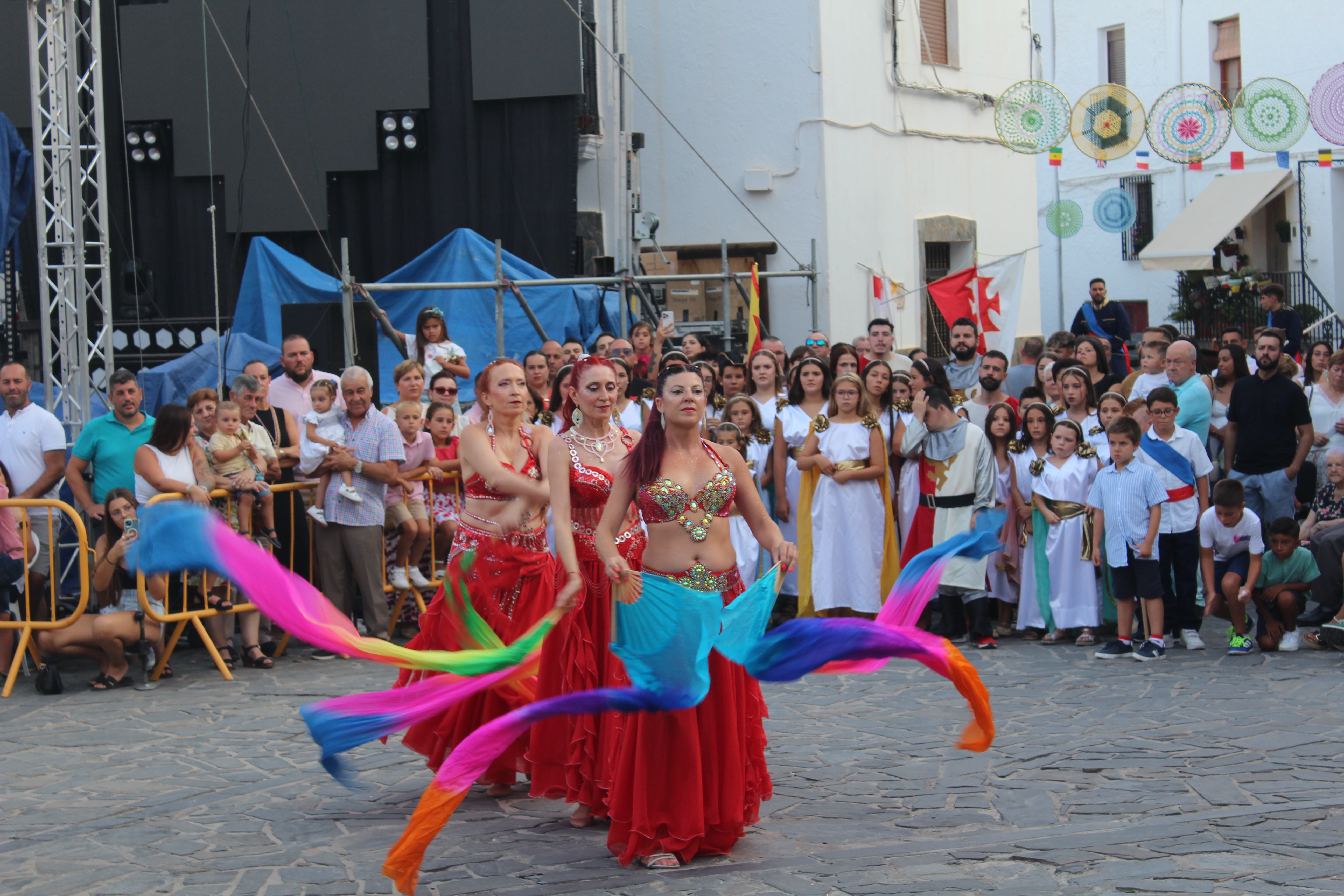 Velefique revive su pasión con los Moros y Cristianos, en imágenes