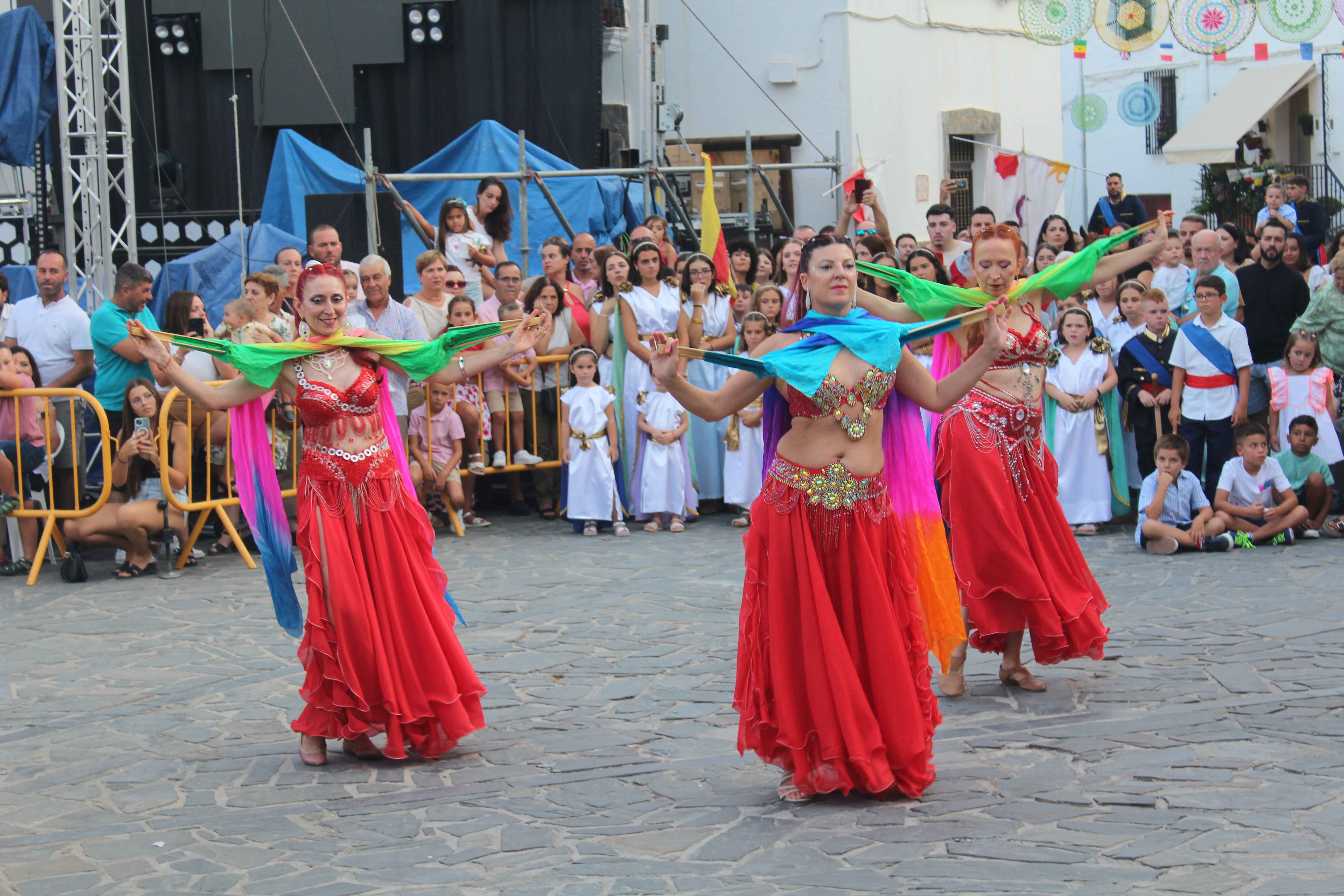 Velefique revive su pasión con los Moros y Cristianos, en imágenes