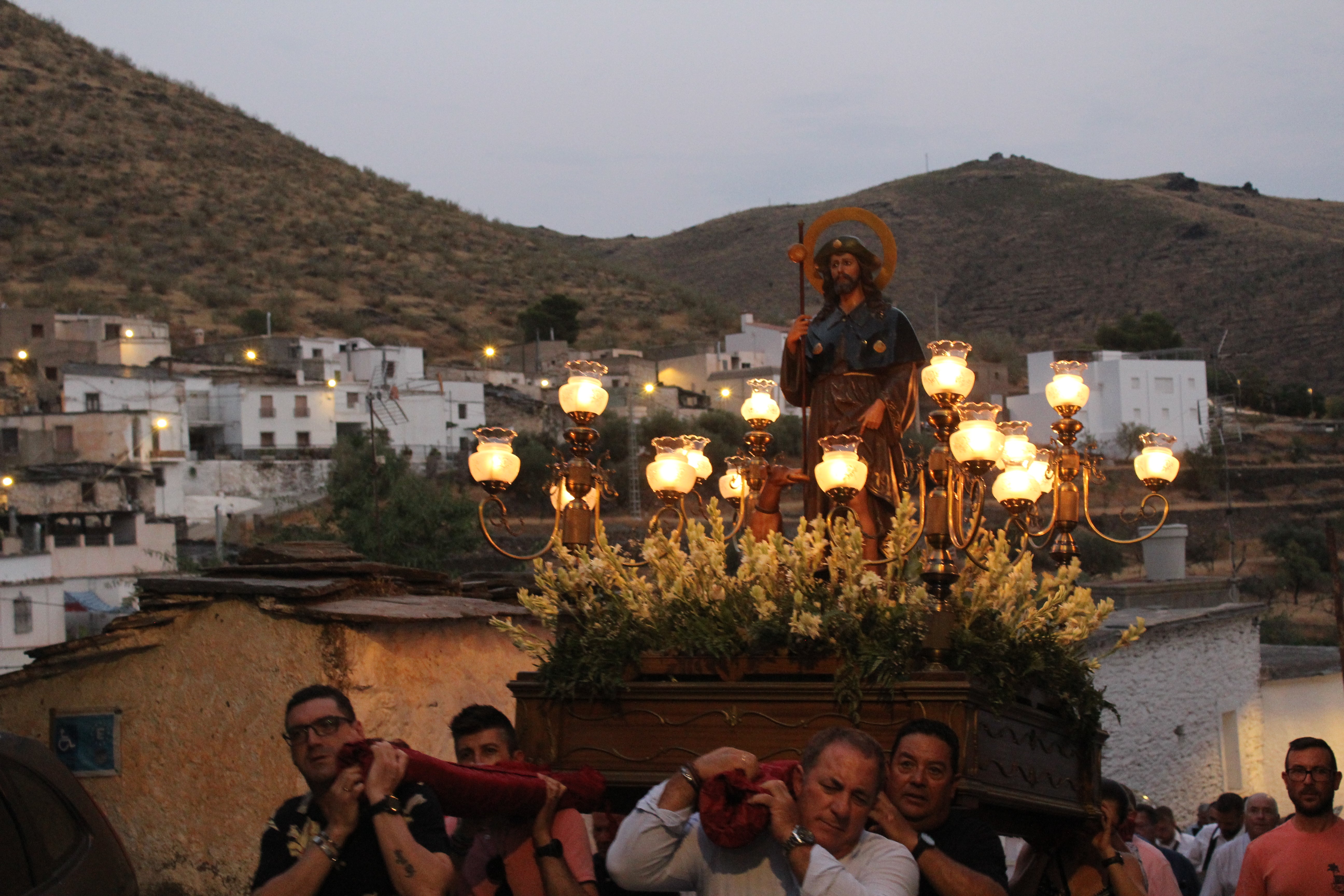 Velefique revive su pasión con los Moros y Cristianos, en imágenes