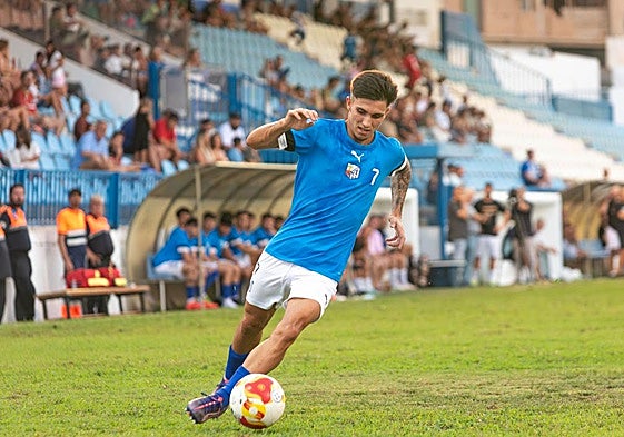 El motrileño Toni fue de los jugadores más incisivos.