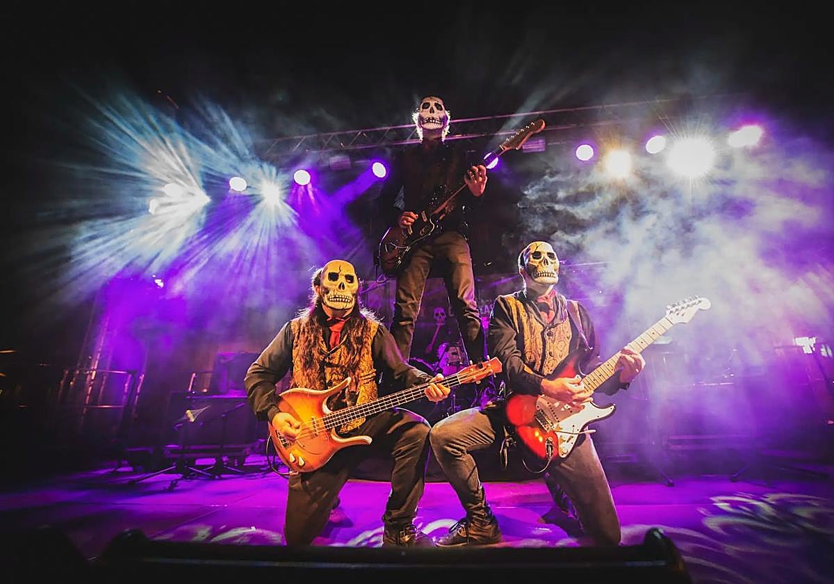 Tiki Phantoms durante una actuación en Sierra Nevada.