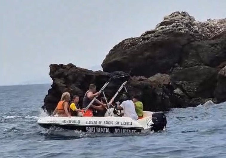 Rescatan a medio centenar de personas tras un fuerte temporal en La Herradura