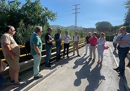 Visita a las acciones de limpieza que se están realizando en Los Puentes.