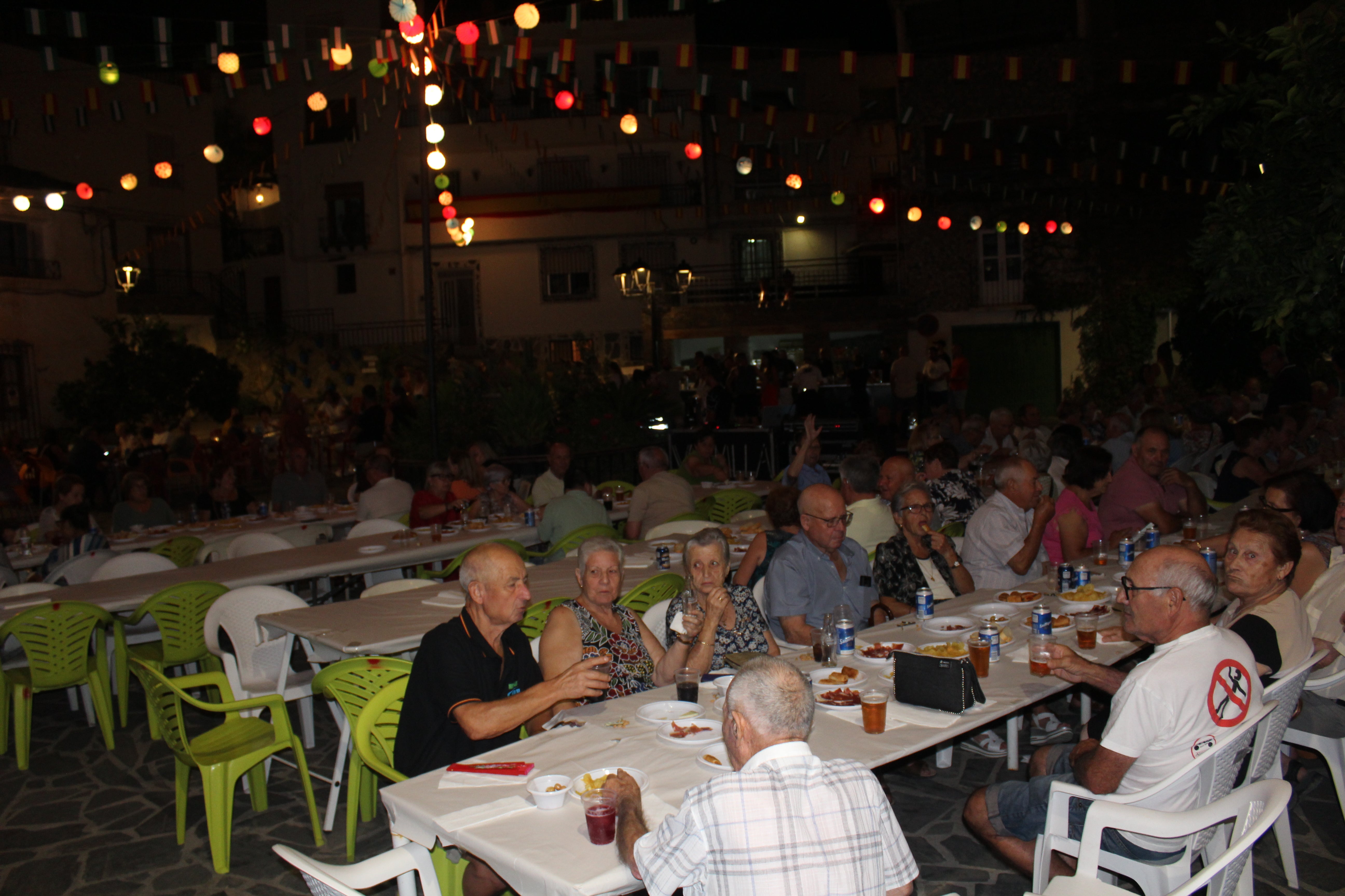 Velefique disfruta de baile y de la familia por sus fiestas, en imágenes
