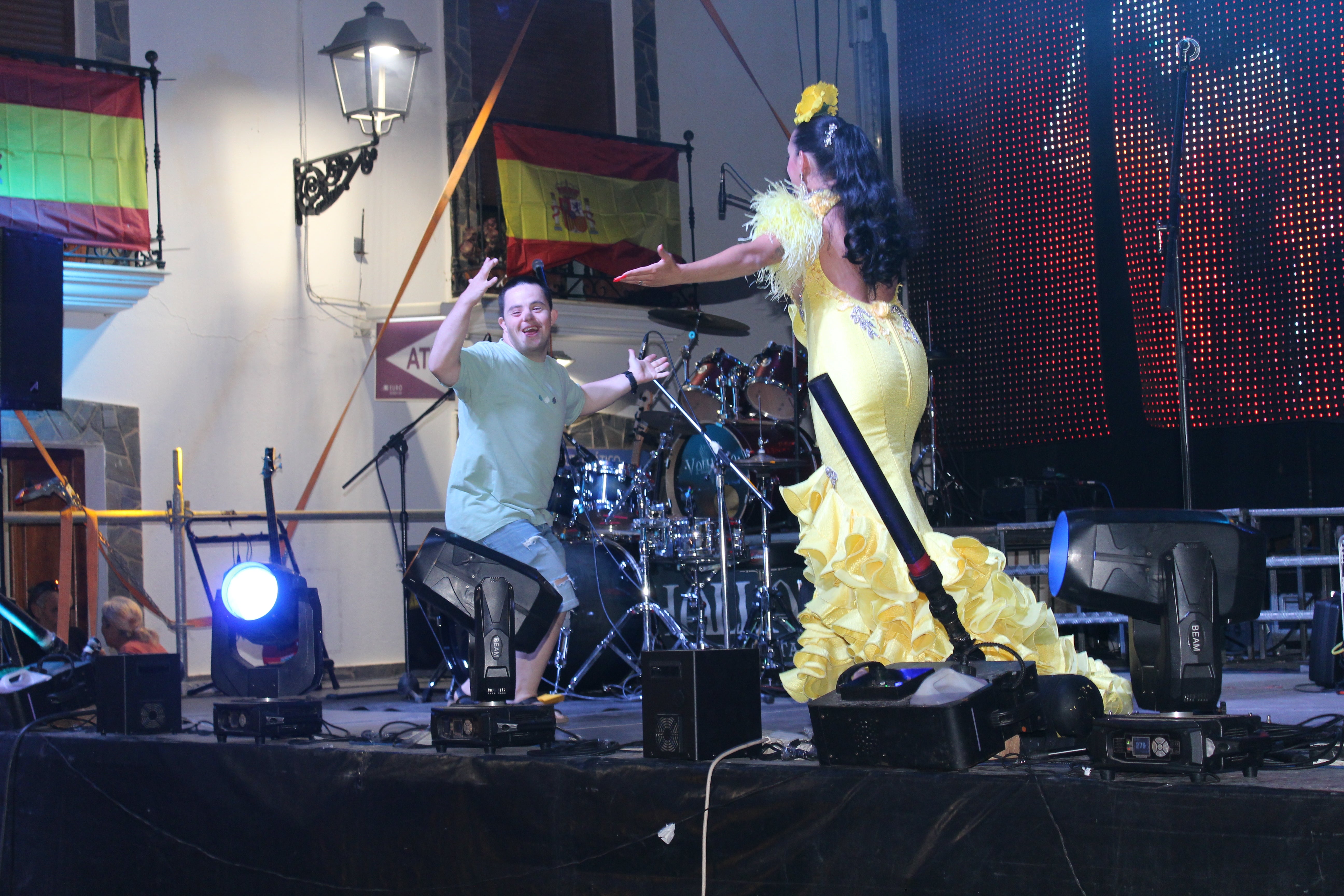 Velefique disfruta de baile y de la familia por sus fiestas, en imágenes