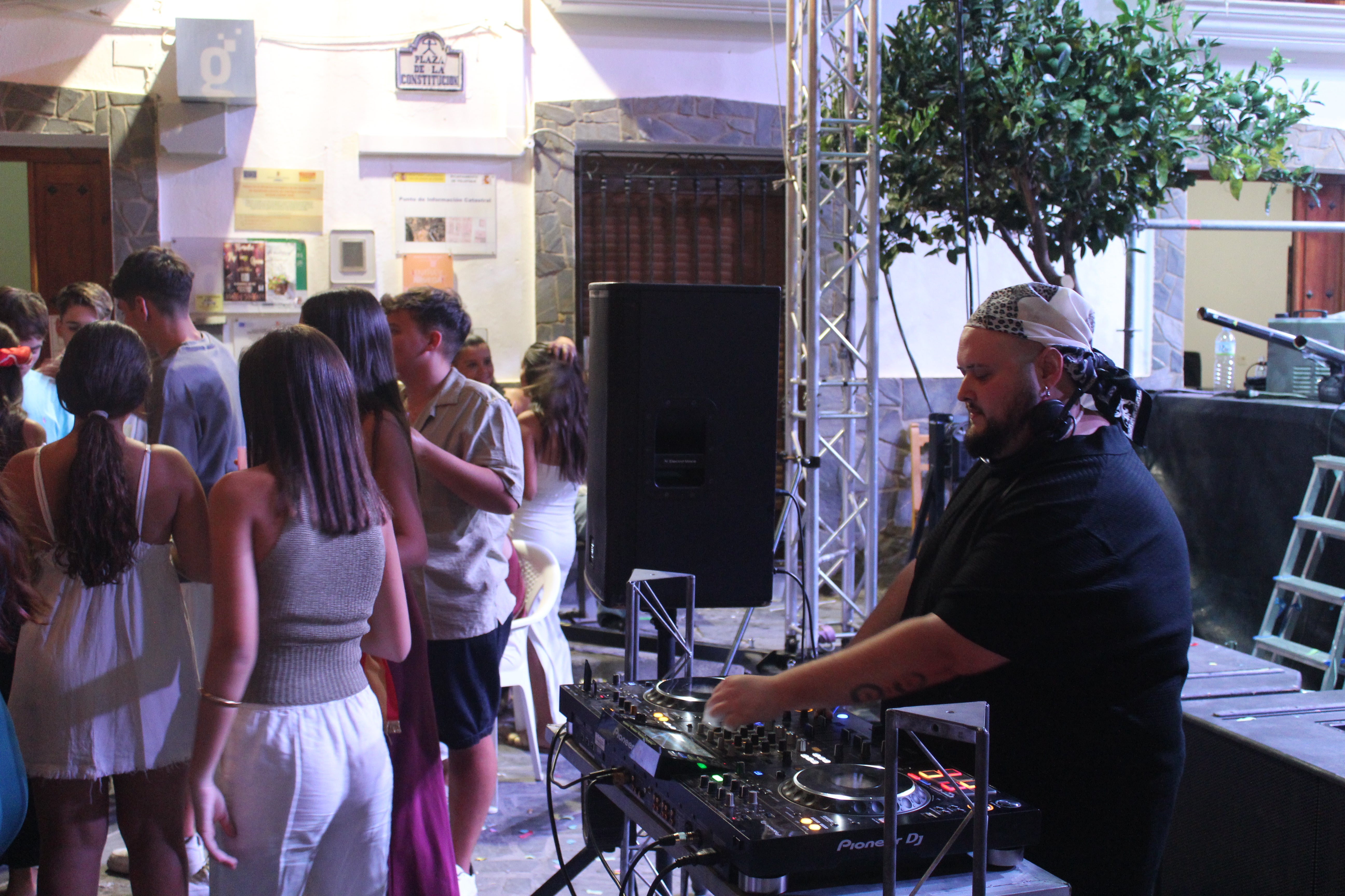 Velefique disfruta de baile y de la familia por sus fiestas, en imágenes