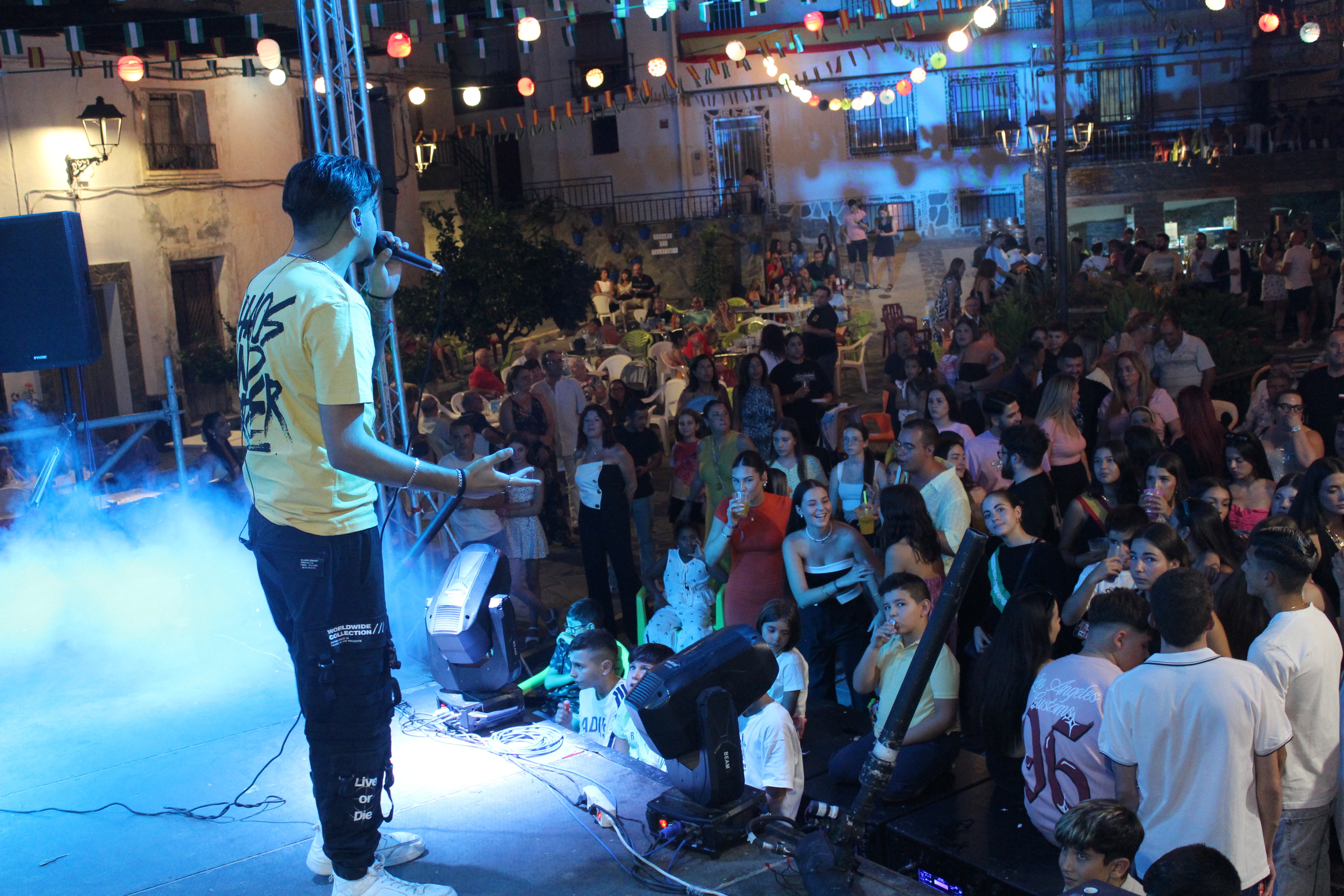 Velefique disfruta de baile y de la familia por sus fiestas, en imágenes