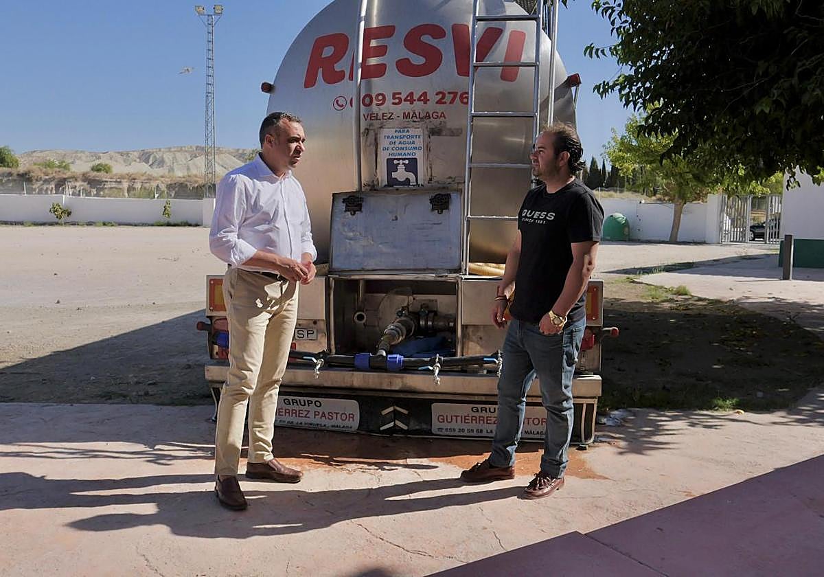 Presidente de la Diputación, Francis Rodríguez, y Alcalde de Alicún de Ortega, Rafael Marín