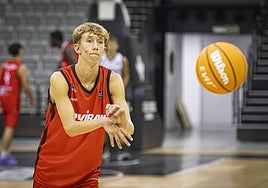 Jorge Zamora es el benjamín en la preparación del Covirán.