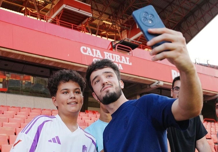 Astralaga, portero del Granada, convocado por la selección española sub 21