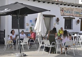 La cafetería que ha abierto sus puertas en la Plaza de Mecina Bombarón.