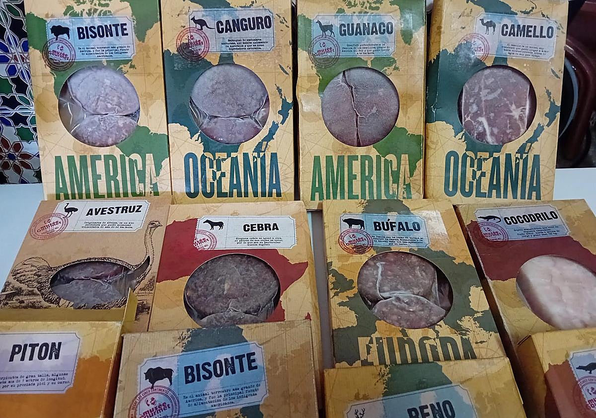 Imagen principal - El asador con la carne más exótica de Granada: «Tenemos cocodrilo, pitón, camello y mucho más»