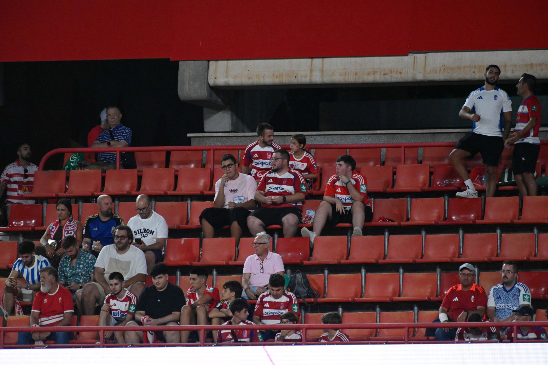 Encuéntrate en la grada del Granada - Mirandés