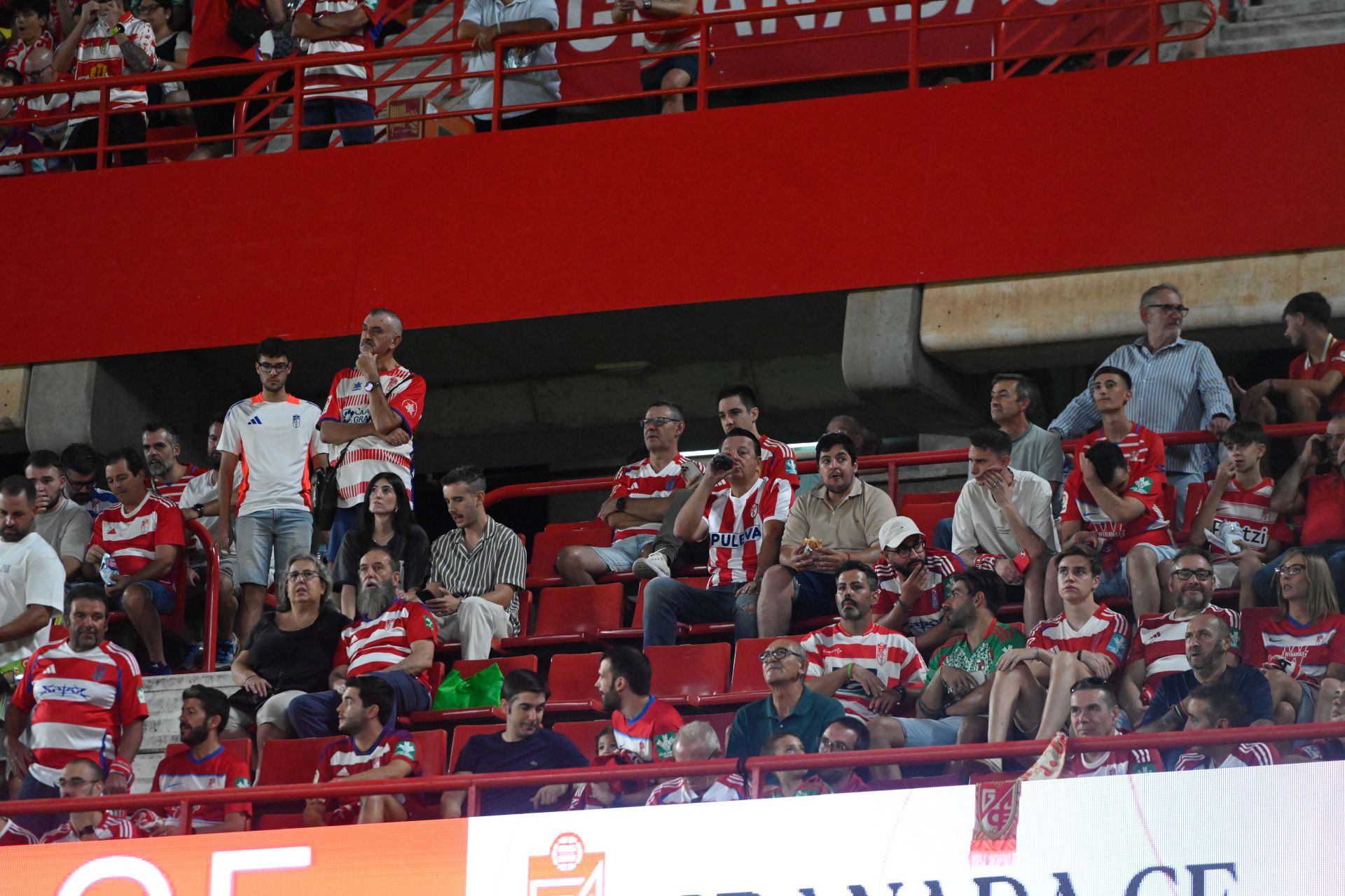 Encuéntrate en la grada del Granada - Mirandés