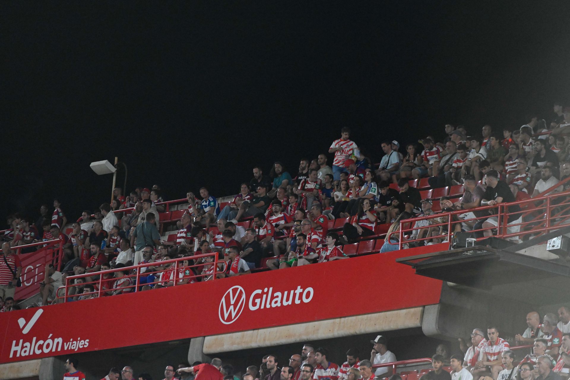 Encuéntrate en la grada del Granada - Mirandés