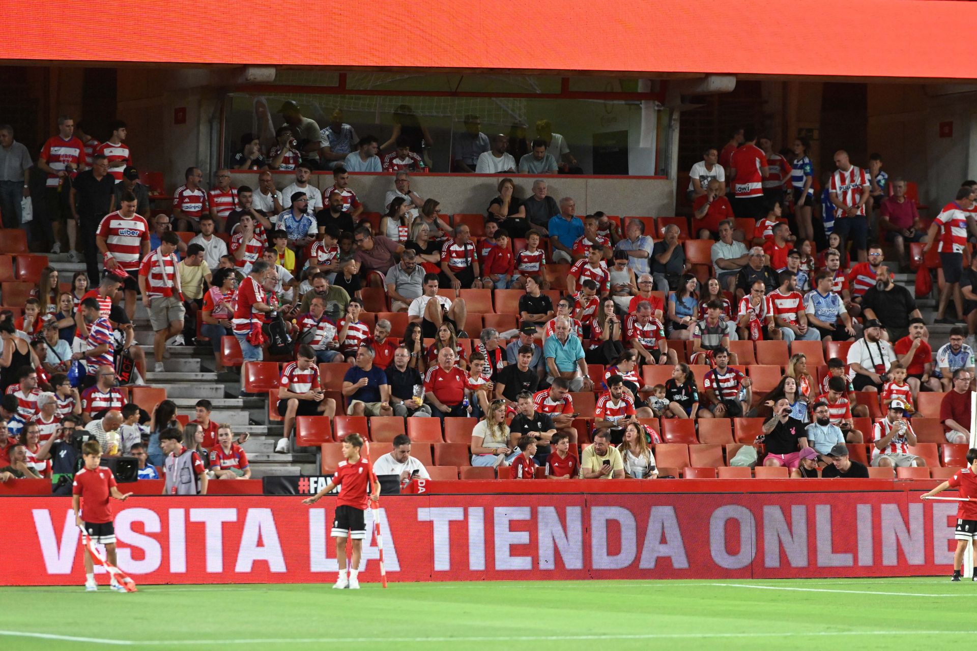 Encuéntrate en la grada del Granada - Mirandés