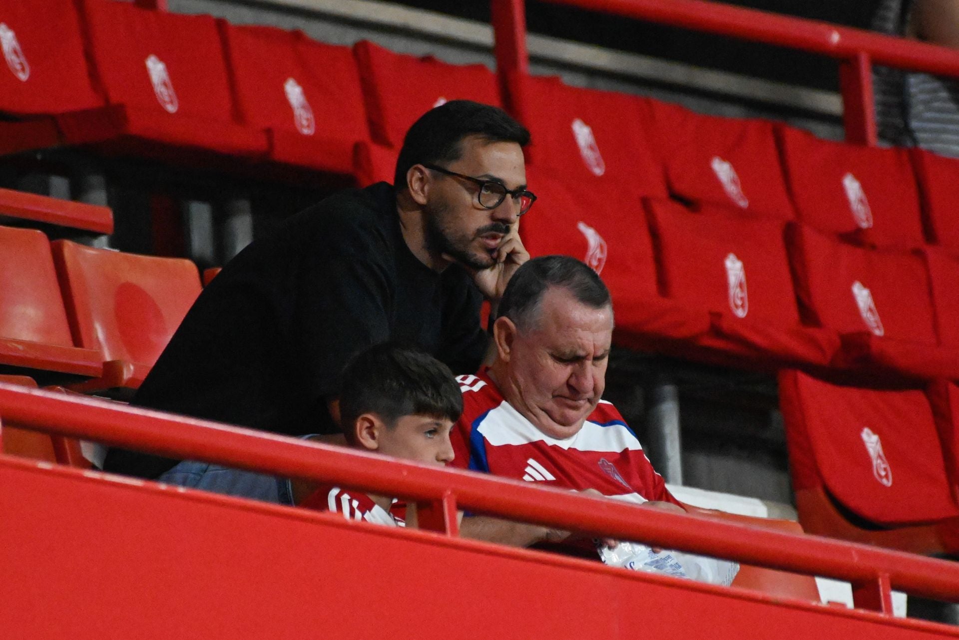 Encuéntrate en la grada del Granada - Mirandés