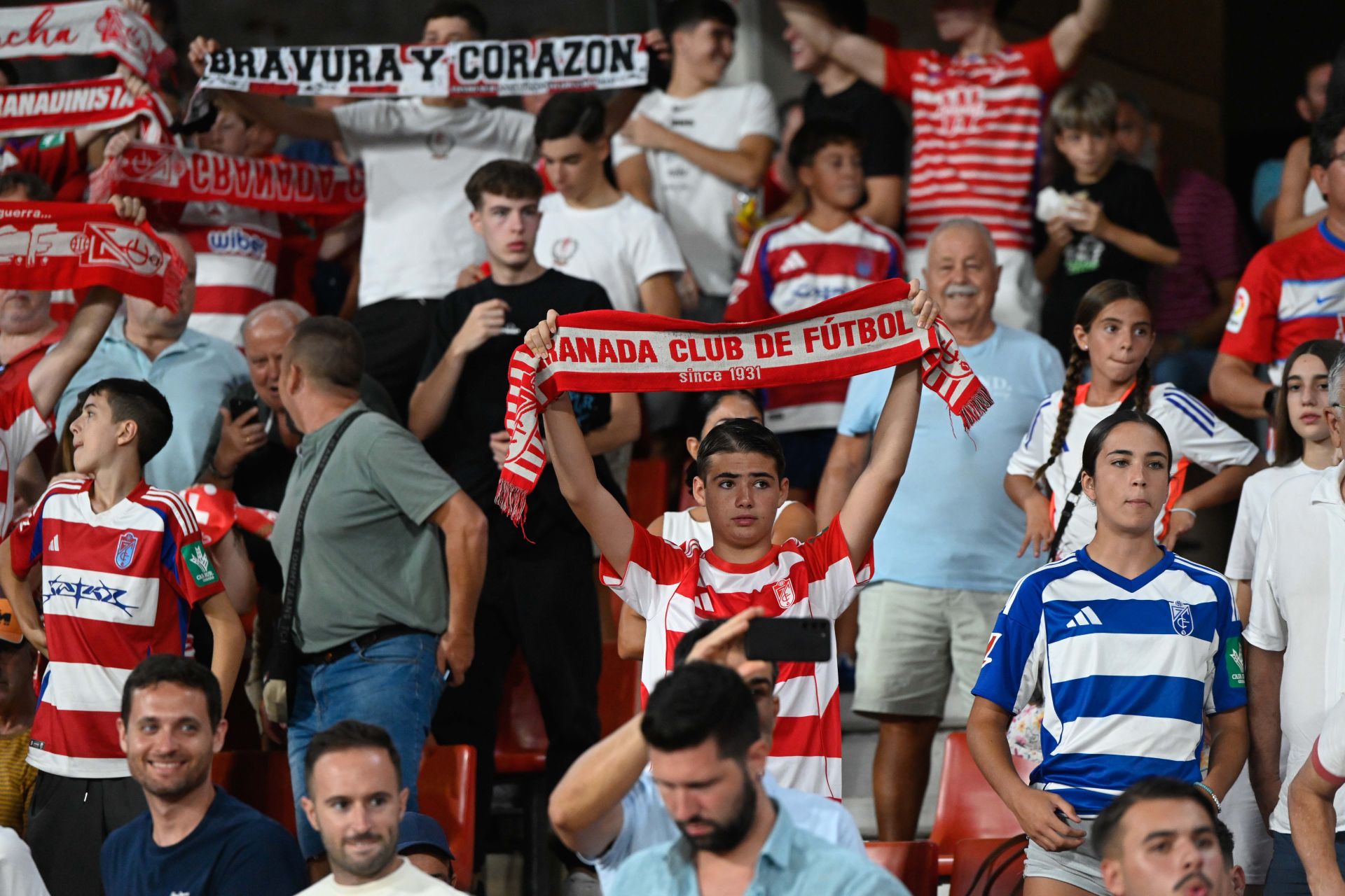 Encuéntrate en la grada del Granada - Mirandés