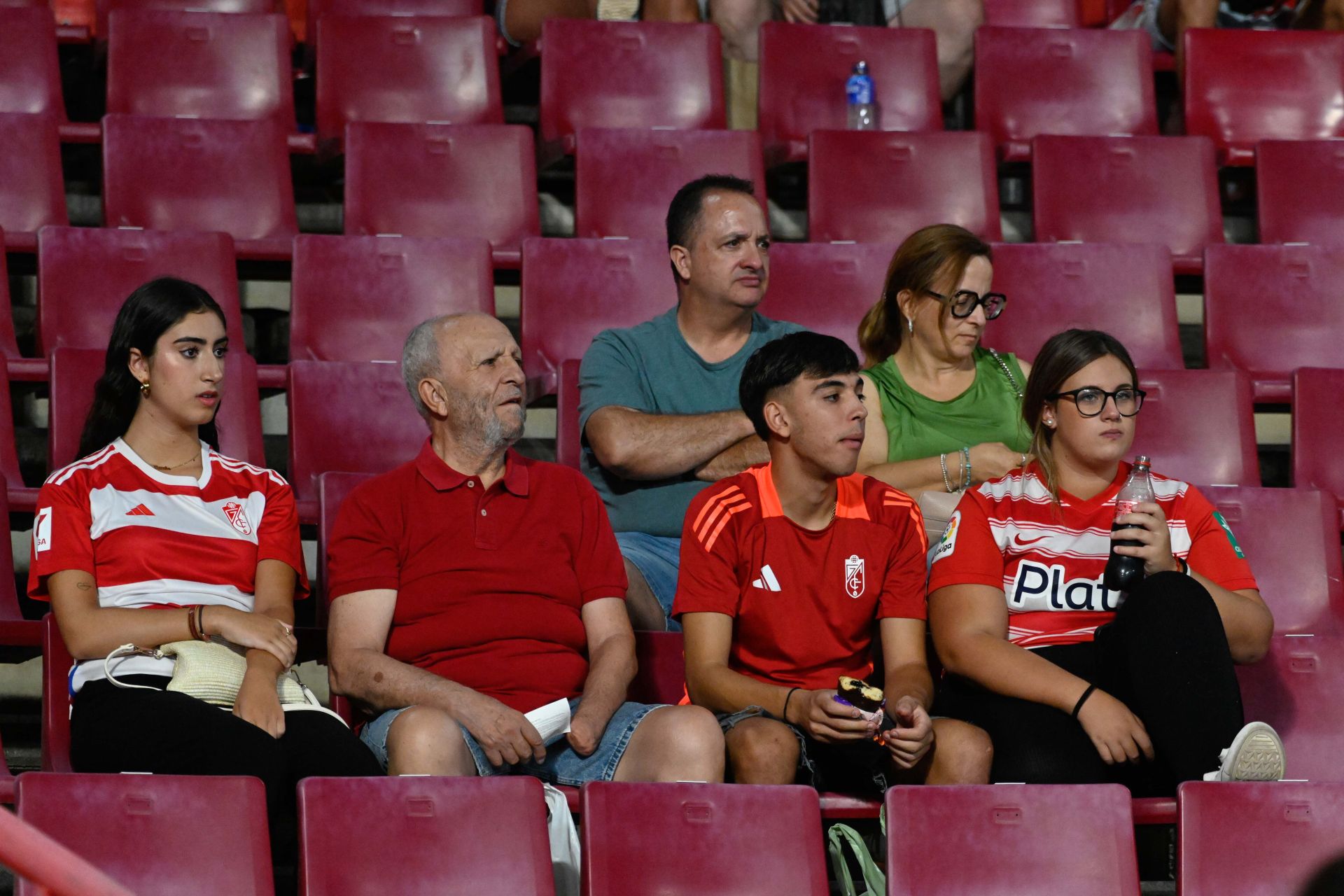 Encuéntrate en la grada del Granada - Mirandés