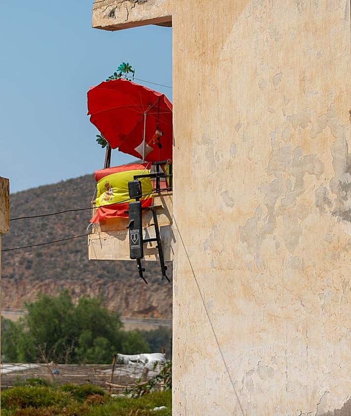 Imagen secundaria 2 - Hotel okupado por temporeros en Castell de Ferro.