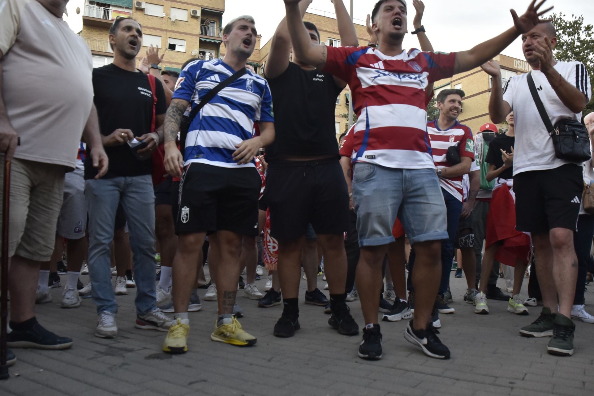 Las imágenes de la protesta de los aficionados del Granada