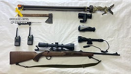 Armas localizadas en el interior del todoterreno.