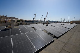 El Puerto de Almería instala una planta solar fotovoltaica para autoconsumo en el control fronterizo