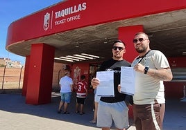 Álex y Marcos, los primeros en lograr sus entradas.