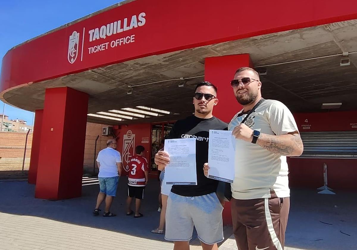 Álex y Marcos, los primeros en lograr sus entradas.