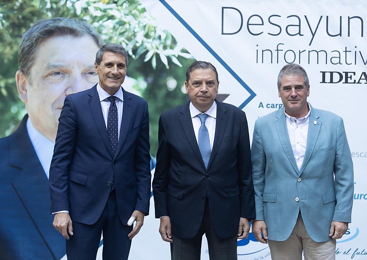 Imagen secundaria 1 - Foro informativo celebrado en el Hotel Palacio de Santa Paula