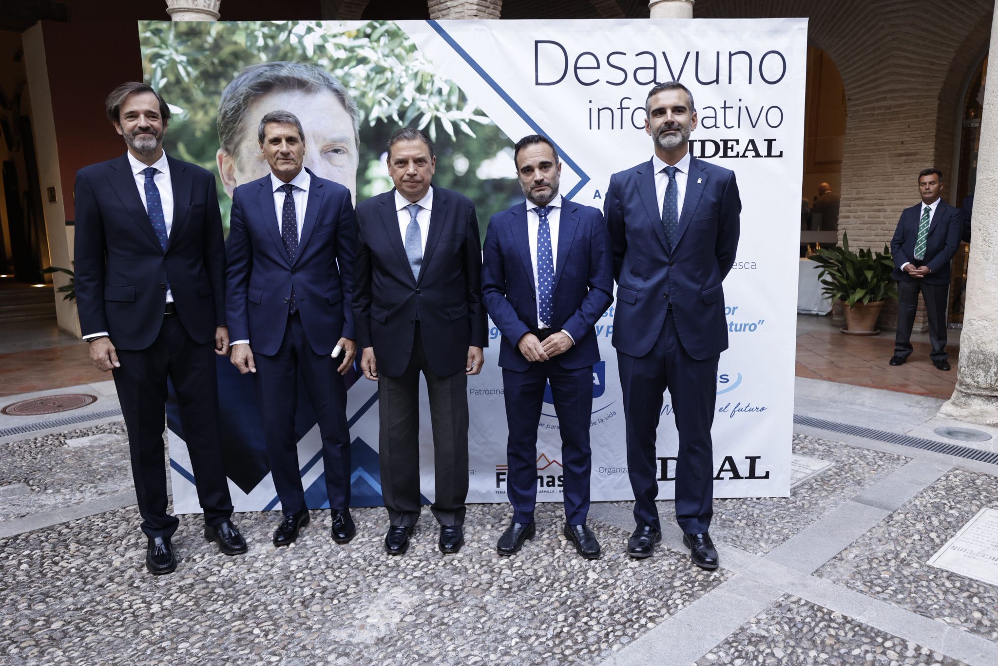 El foro informativo con el ministro Luis Planas, en imágenes