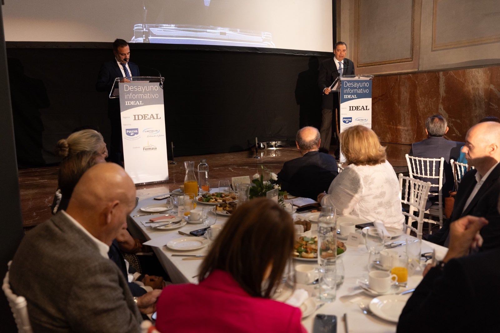 El foro informativo con el ministro Luis Planas, en imágenes