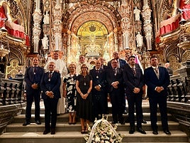 Los nuevos Hermanos Mayores de Granada tras la jura en la Basílica de las Angustias