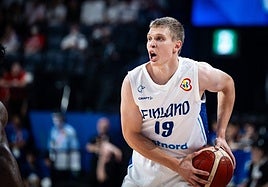 Elias Valtonen disputó el cruce de octavos con Finlandia frente a la potente Serbia.