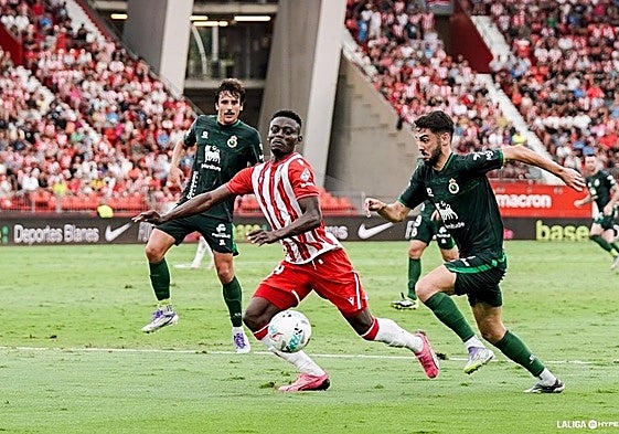 Baba disputando un balón