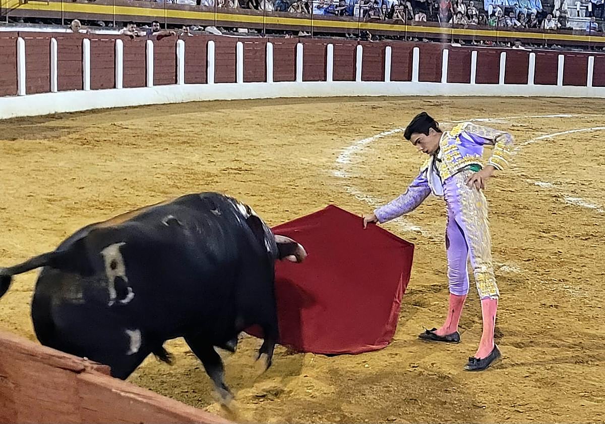 Marco Pérez en la segundo de su tanda y donde se llevó los mayores trofeos.