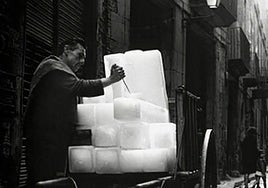 Picando hielo en la calle