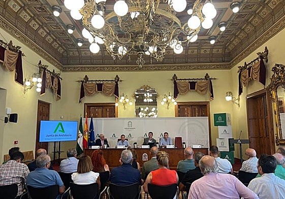 Reunión en la Junta de Andalucía con la Mesa del Agua.