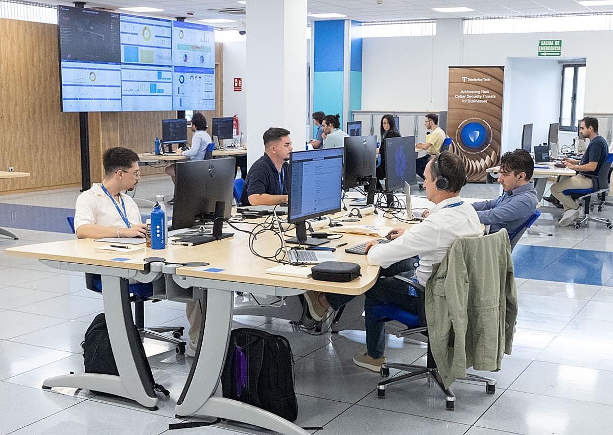 Imagen secundaria 1 - Inauguración de las instalaciones del nuevo referente en ciberseguridad con sede en Granada