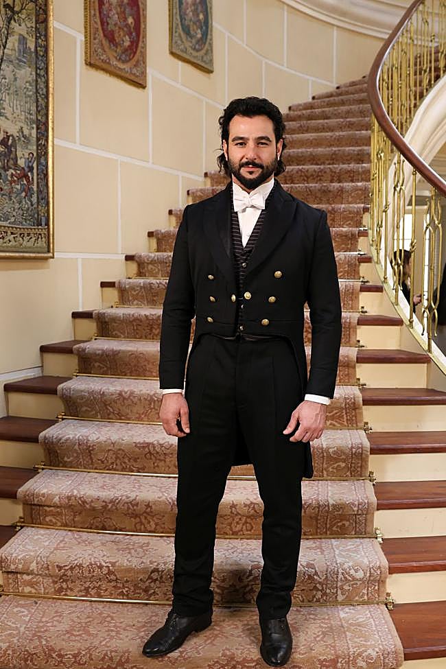 Antonio Velázquez, en el set de 'La promesa'.