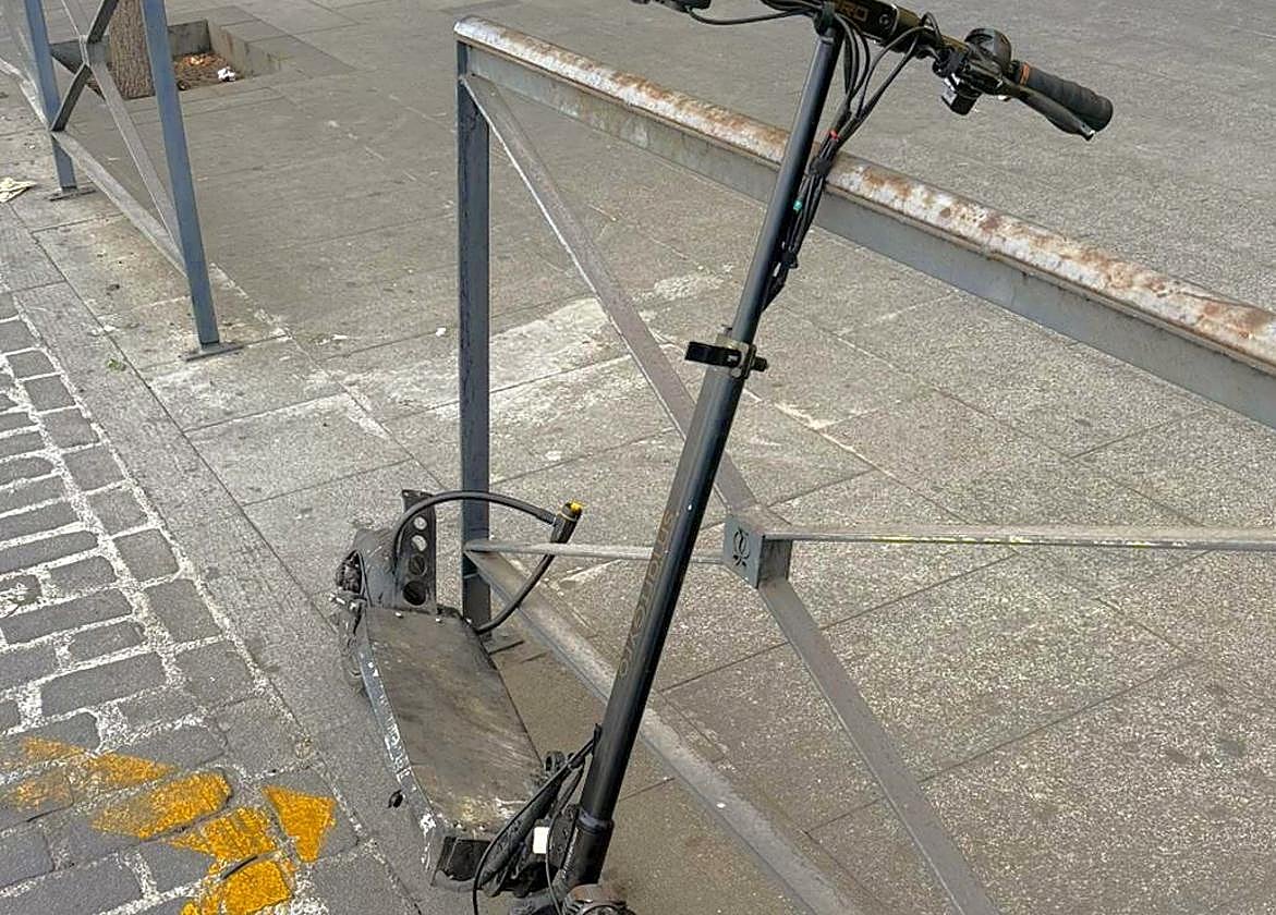 Patitene robado en Granada.