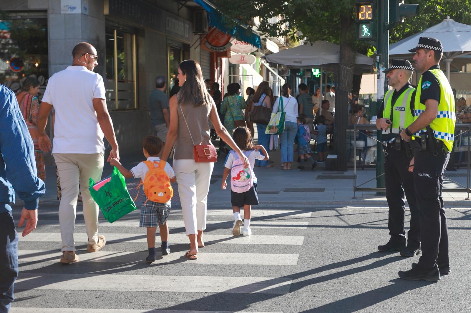 El primer día de colegio en Granada, en imágenes
