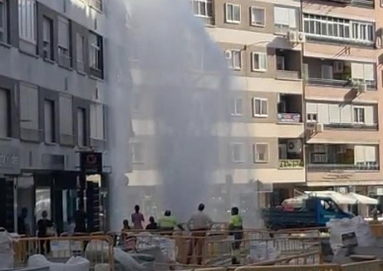 Columna de agua generada en Emperatirz Eugenia.