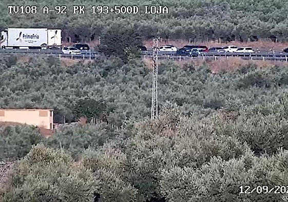 Colapso en la A-92 por un accidente este viernes.