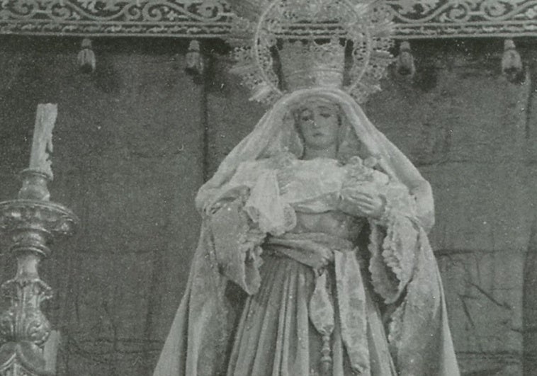 La Virgen de las Maravillas, en Besamanos, como en 1950