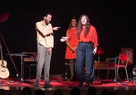 Salvador Sobral y Sílvia Pérez Cruz, en el escenario del Palacio de Congresos de Granada.