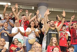 La afición rojinegra se hizo notar en Córdoba.